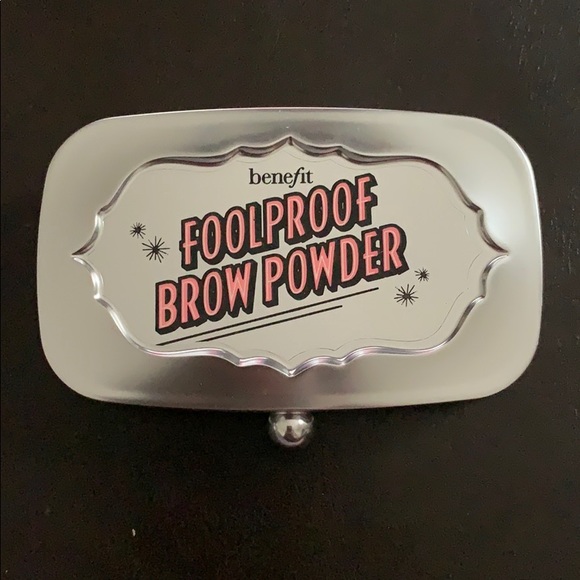 Benefit Foolproof Brow Powder - Picture 4 of 6